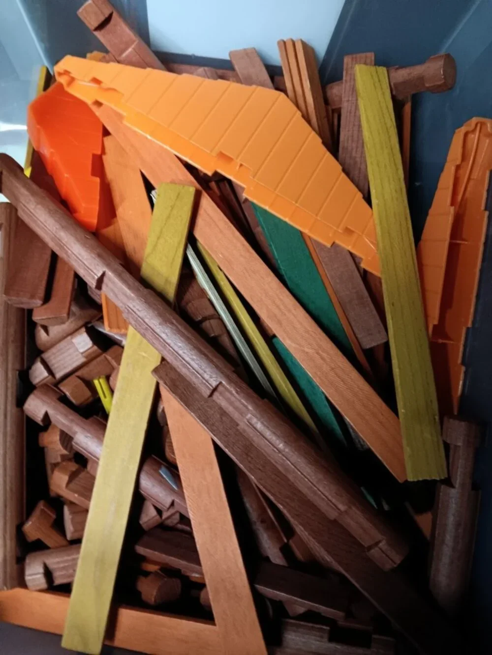 Early Vintage Lincoln Logs Assorted Pieces including Roof Rounds Flats Roofs